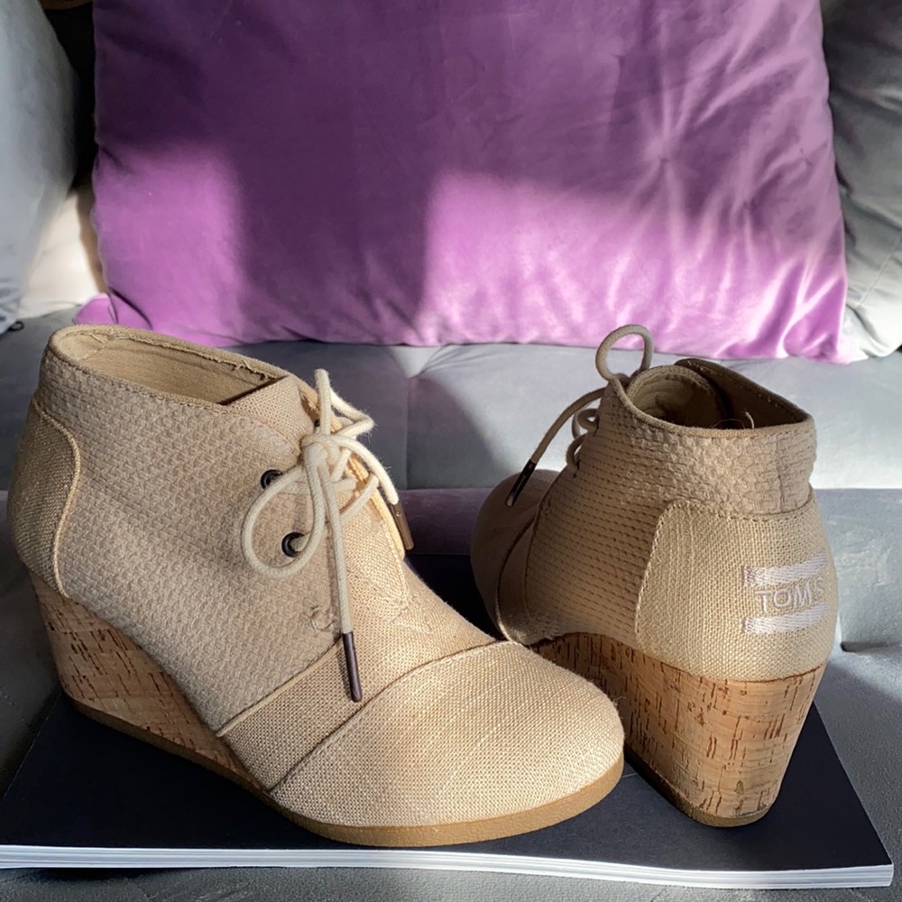 Toms Women’s Desserts Wedge Booties